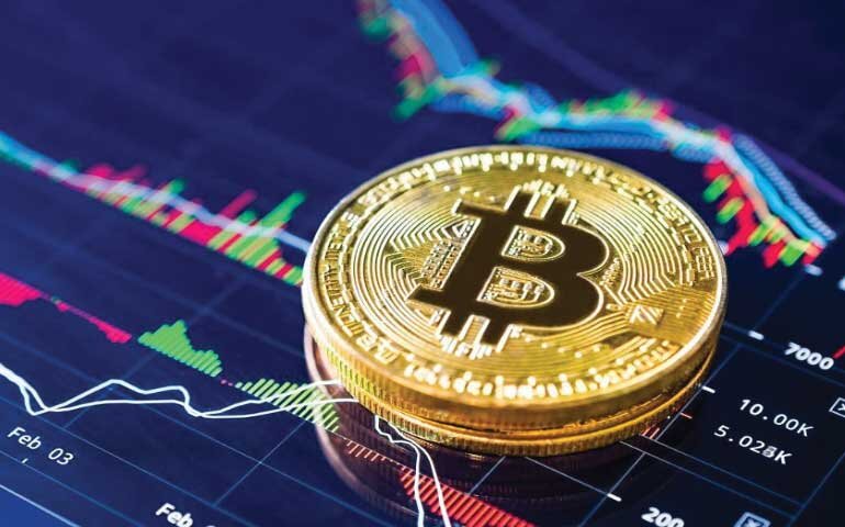 بيتكوين در آستانه رالي با حمايت نرخ بهره و پذيرش نهادي